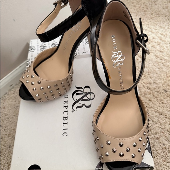 BCBGeneration Black and Tan Studded Heels - Picture 2 of 2